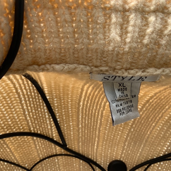 Style Faux Pearl and Lace Cardigan/Sweater Size XL) - Picture 4 of 9